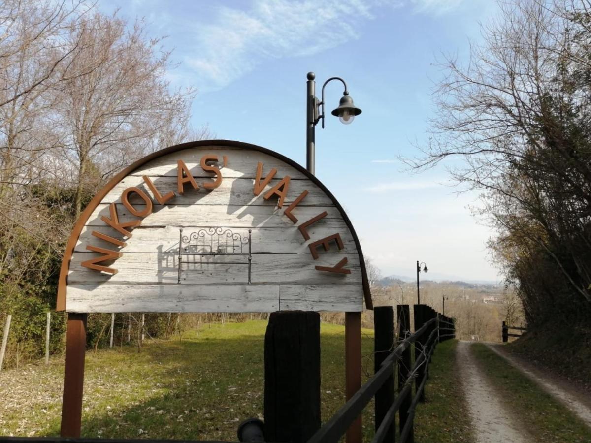 Nikolas' Valley Cornuda 外观 照片